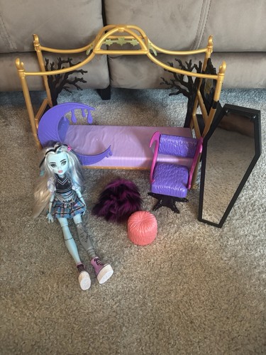 Monster high creepover - monster,