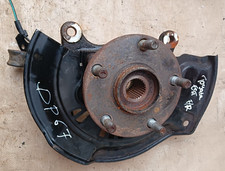 Toyota ESTIMA FRONT RIGHT HUB