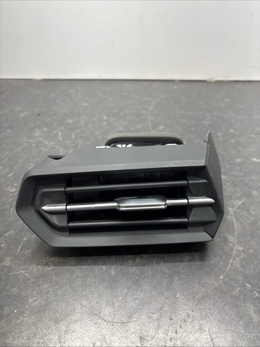 Dashboard air vent grill right - air,
