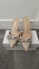 Beautiful Women's Gold Bow Heels - Dream Pair's UK 5.5✨