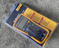 FLUKE 115 True RMS Digital