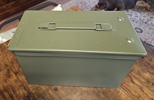 Military storage tin - ex,