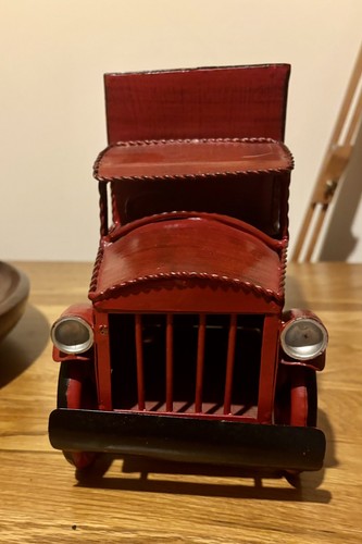 Large vintage metal - large, red