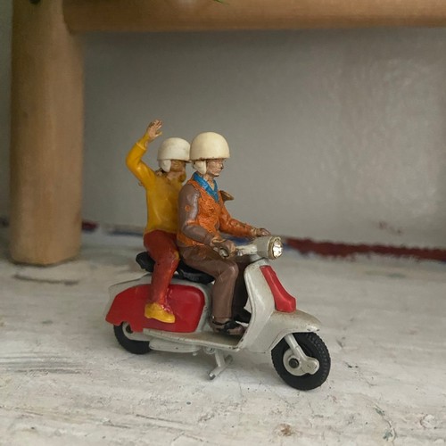 Rare vintage britains - rare,