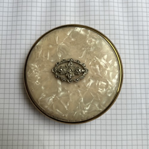 Vintage powder compact - powder,