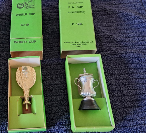 Subbuteo vintage trophies - subbuteo, fa