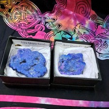 Aura quartz geodes dark - ,