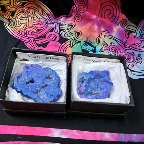 Aura quartz geodes dark blue - aura,