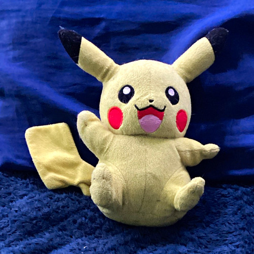 Pokémon pikachu plush stuffed - pokémon,
