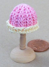 1:12 Scale Ladies Pink Crochet