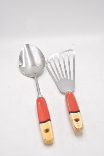 Vintage 1960s skyline - 1960s, utensils