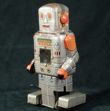 VINTAGE TINPLATE ROBOT