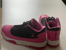 pink and black jordan max aura