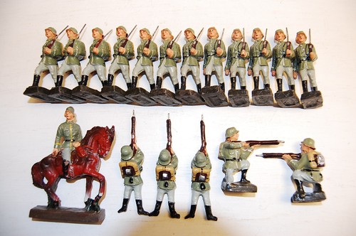 Lot old toy soldiers - lot,
