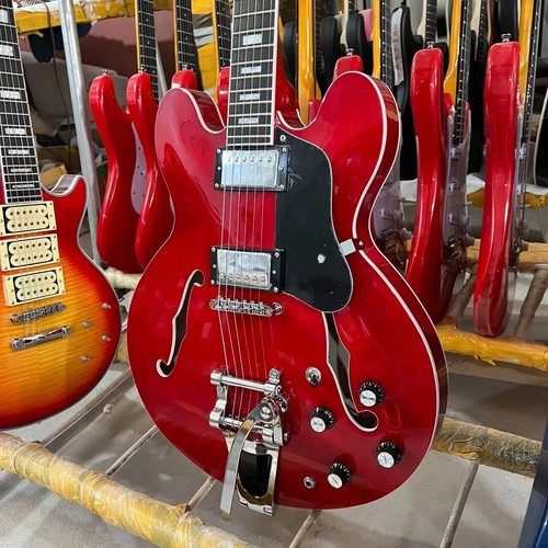 Electric guitar semi - electric, hollow