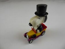 VINTAGE 1958 PEANUTS SNOOPY DOG HOUSE DIECAST CAR