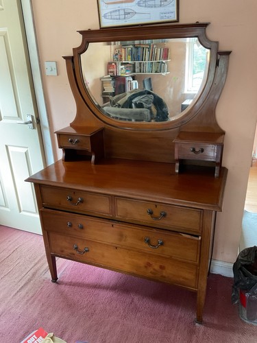 Antique veneered solid wood - veneered,