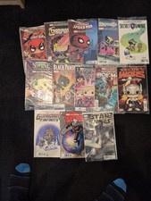 12 x Marvel Collector Corps