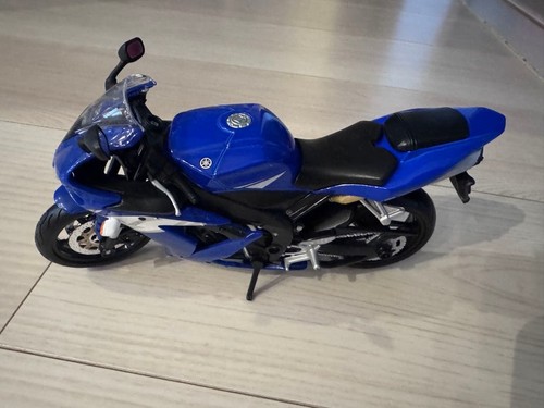 Yamaha yzf model blue - yzf-r1,
