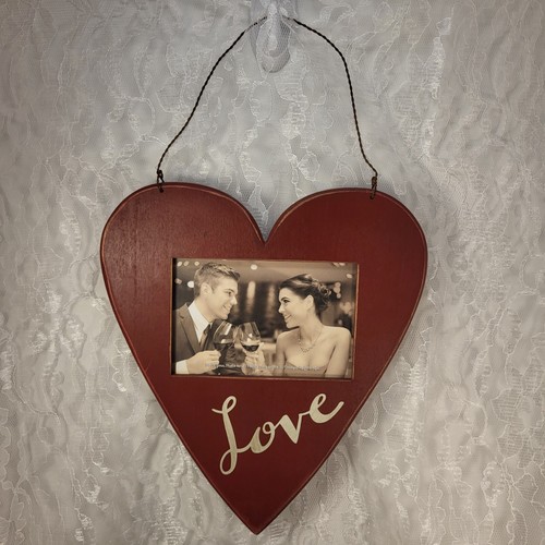 Vintage red wooden heart - red,