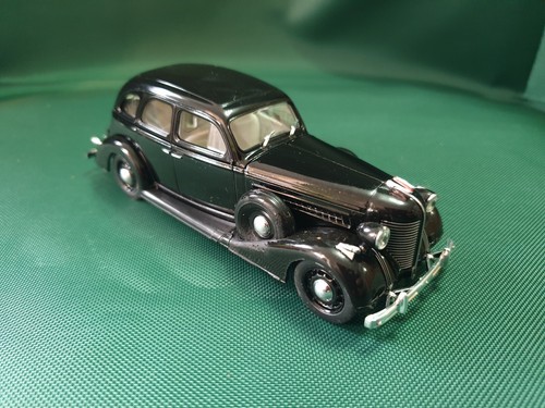 Zil zis 101a nash - 1/43,