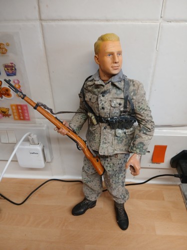 Scale ww2 german 12 - 1/6,