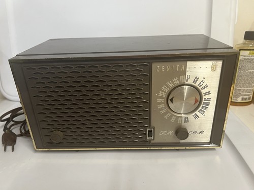 Vintage zenith radio - zenith, am/fm
