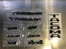TOYOTA TACOMA BLACKOUT OVERLAY KIT   2018 & UP 00016-35890