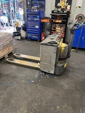 Power Pallet Truck