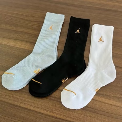 Pairs air jordan crew - 3,