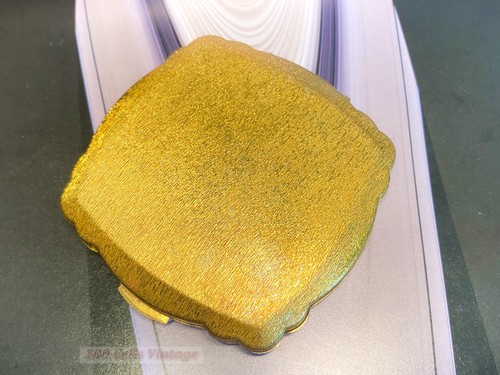 Kigu square gold tone vintage