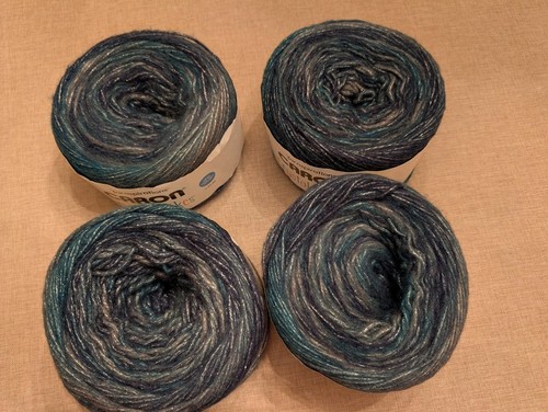 Caron crystal cakes yarn - 4:,
