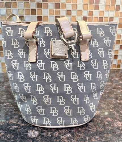 Dooney bourke monogram gray - dooney,