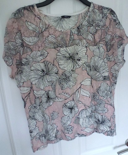 Ladies top size 20 - ladies,