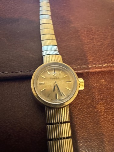 Omega ladies watch 9ct gold - 9ct,
