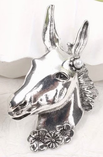 Beautiful silver tone - beautiful,