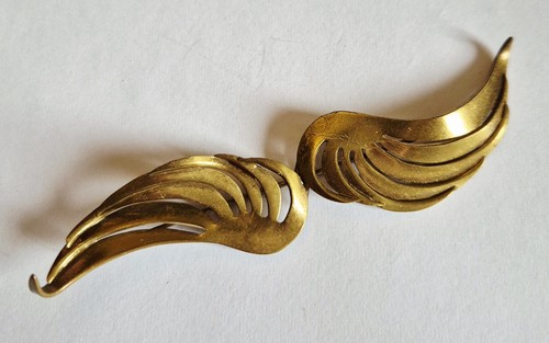 Vintage crown trifari - trifari, swirl