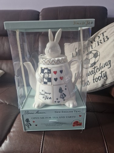 Alice wonderland white - alice, in