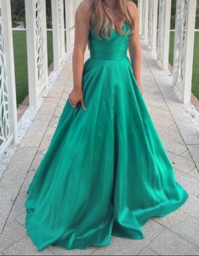 Red carpet ready - ready, ‘talia’