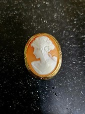 Vintage Delicate Cameo Brooch
