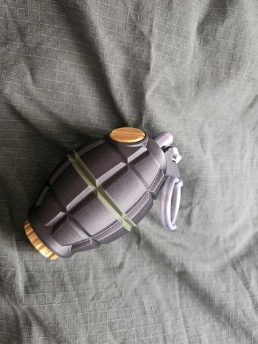 Mills bomb grenade ww1 replica - grenade,