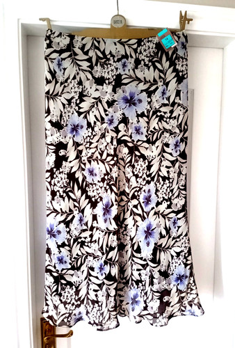 Bnwt ladies skirt size 14 - skirt,