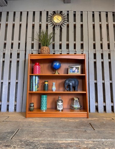 Teak open bookcase display - open,