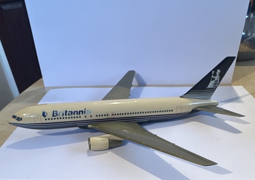 Britannia airways boeing - airways,