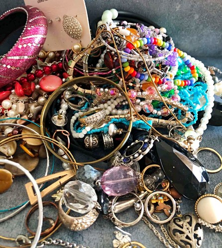 Mixed costume jewellery - mixed,