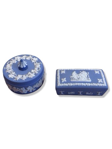 Wedgwood blue jasperware white - blue,
