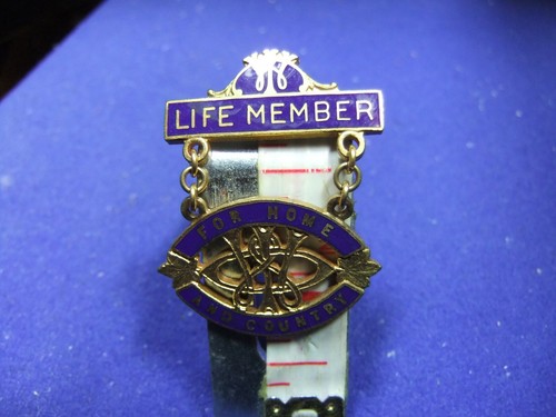 Vtg badge womens - badge, wi
