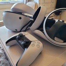 PSVR2 Virtual Reality Gaming Headset with Charging Dock and new unused Dualsense