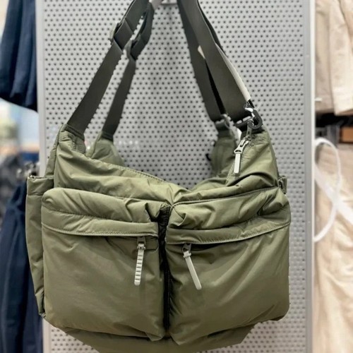 Multi pocket shoulder - multi,