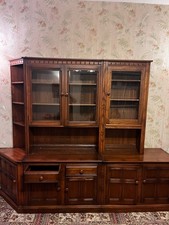 Ercol. Mural. Golden Dawn